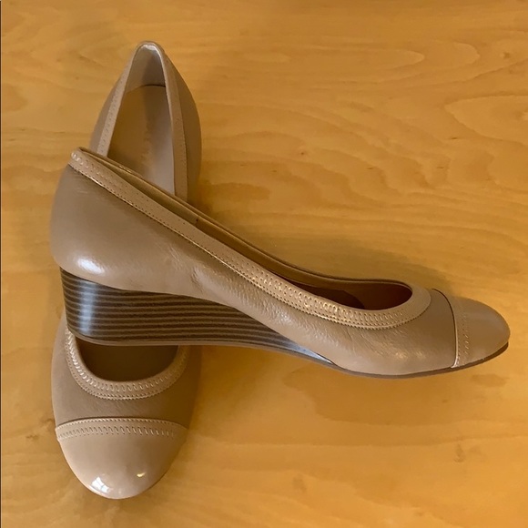 Cole Haan Shoes - Cole Haan Like New Tan Wedge Size 9 Like New